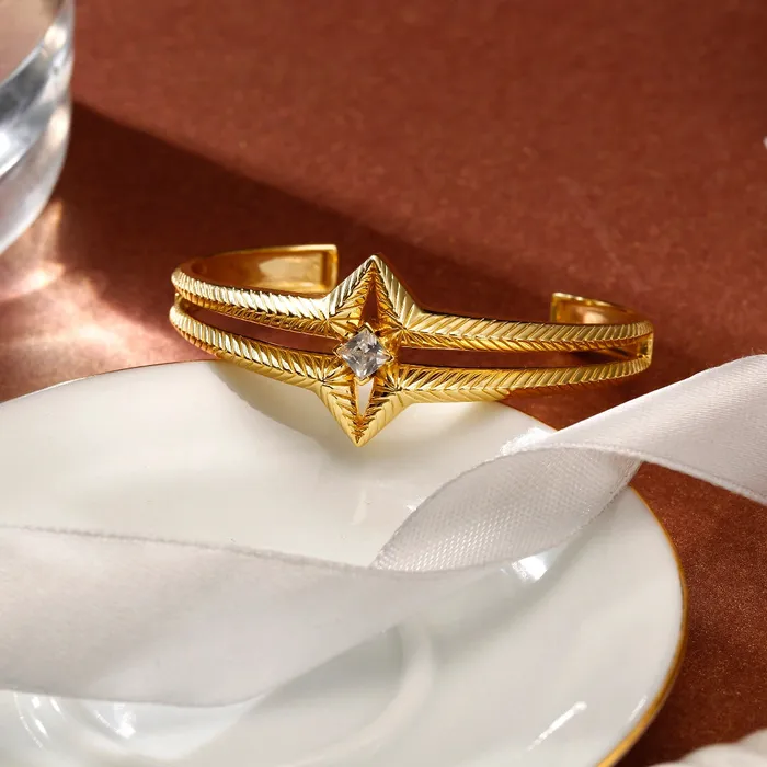 Bracelets Triangle Bracelet Falling star Collection Designed by Ida Eckhel Trendolla Jewelry