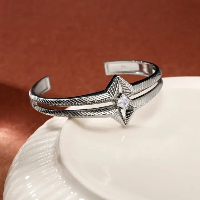 Bracelets Triangle Bracelet Falling star Collection Designed by Ida Eckhel Trendolla Jewelry
