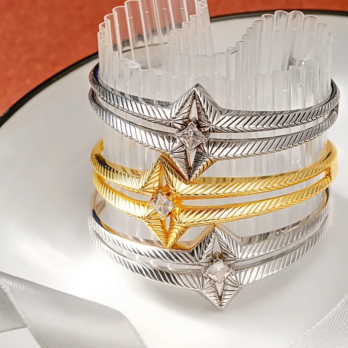 Bracelets Triangle Bracelet Falling star Collection Designed by Ida Eckhel Trendolla Jewelry