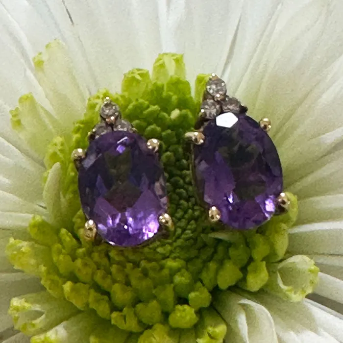 ONeills Estate Jewelry 14 Karat Yellow Gold Amethyst Diamond Earrings 24000194 Earrings ONeills Estate Jewelry 14 Karat Yellow Gold Amethyst Diamond Earrings 24000194 Earrings