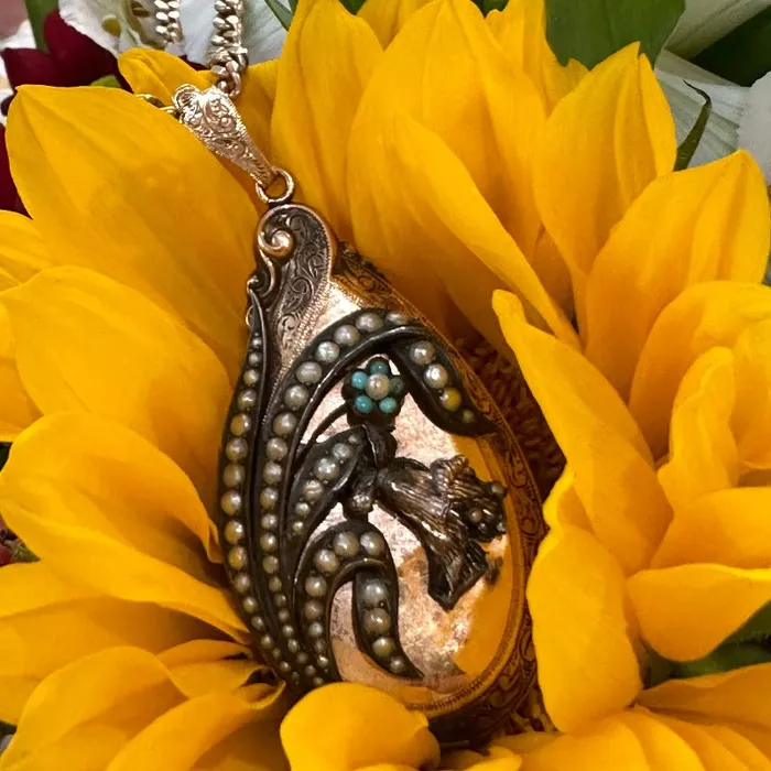 ONeills Estate Jewelry PreStyled Sets 14 Karat Yellow Gold Chain 14 Karat Rose Gold Locket w Seed Pearls 23000078 ONeills Estate Jewelry PreStyled Sets 14 Karat Yellow Gold Chain 14 Karat Rose Gold Locket w Seed Pearls 23000078