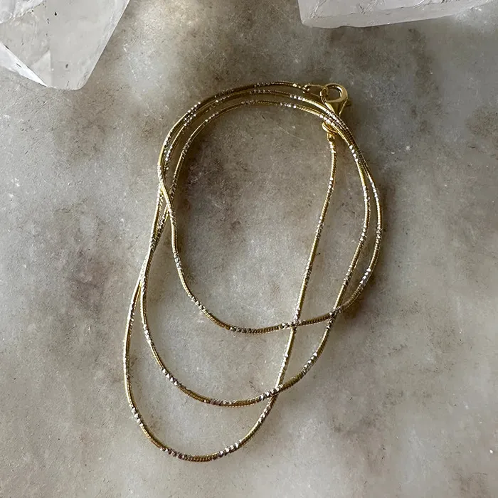 Robindira Unsworth Necklaces Shimmering Snake Chain Necklace