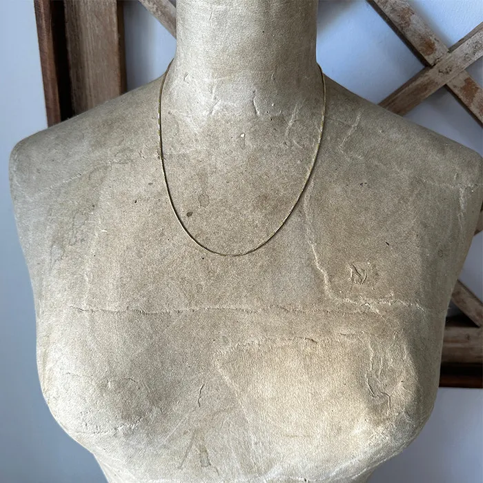 Robindira Unsworth Necklaces Shimmering Snake Chain Necklace