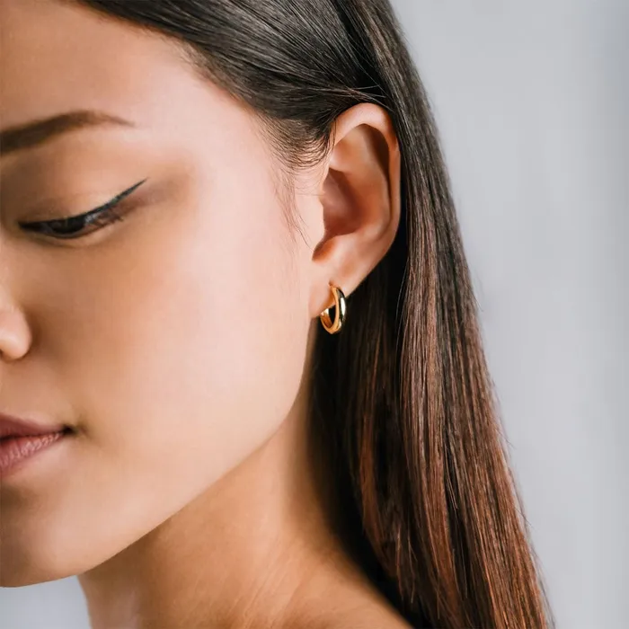 Gold Bea Huggie Hoop Earrings Lovers Tempo Earrings
