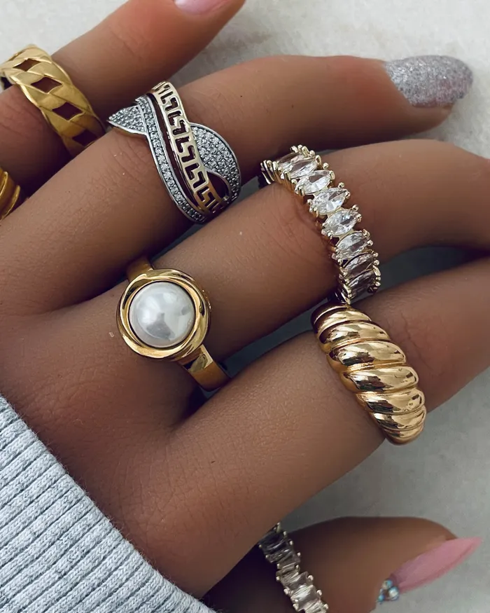 KHLOE JEWELS Crescent Ring Rings